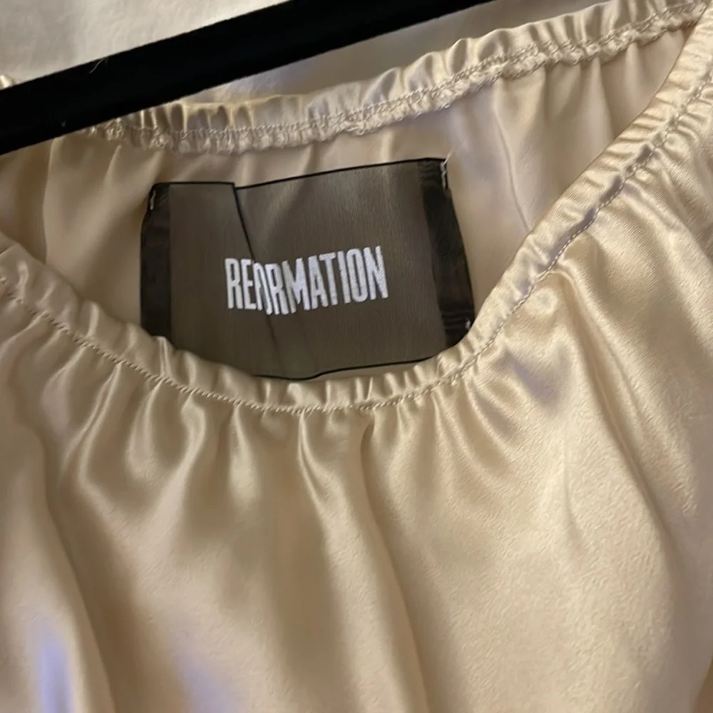 Reformation champagne Aviva silk top NWOT small - Picture 4 of 5